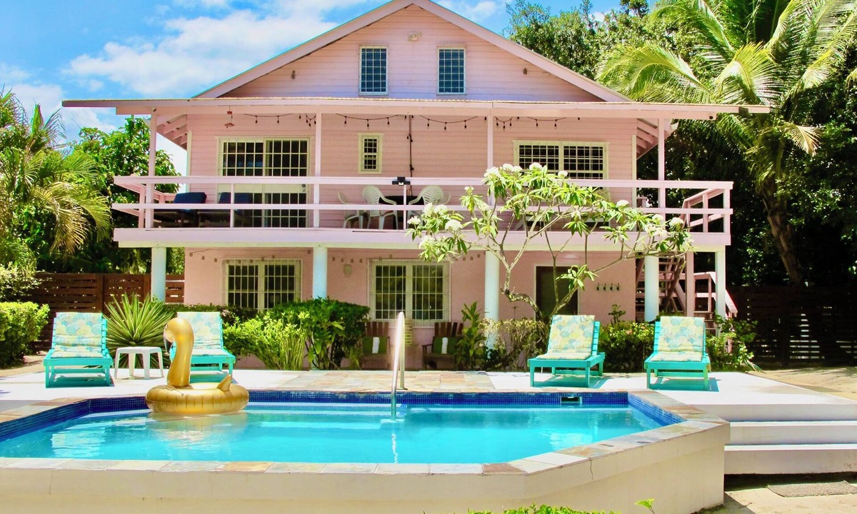Surfside House | 2BR Beachfront Bungalow-Pool & Oceanfront-Views