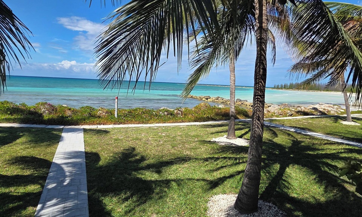 Bahamas Terrace Condo | 3-bedroom condo in peaceful Freeport with air conditioning