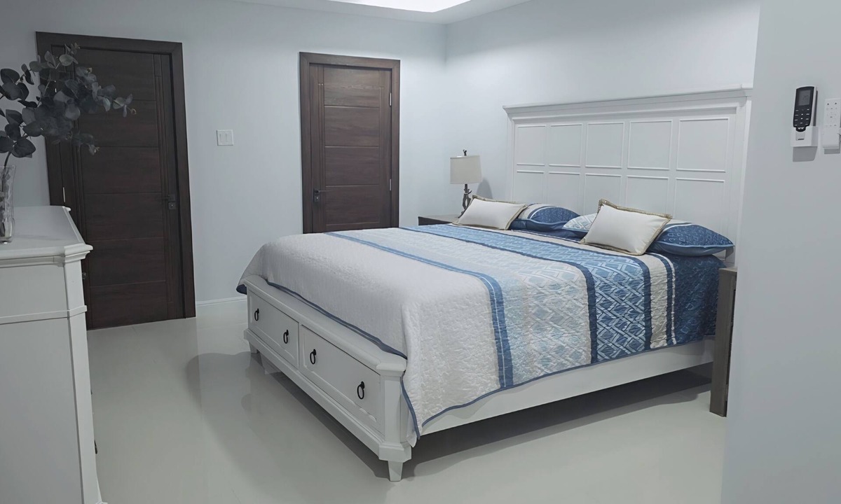 Portmore House | 3-bedroom house in nice Portmore with cool AC for relaxing stay