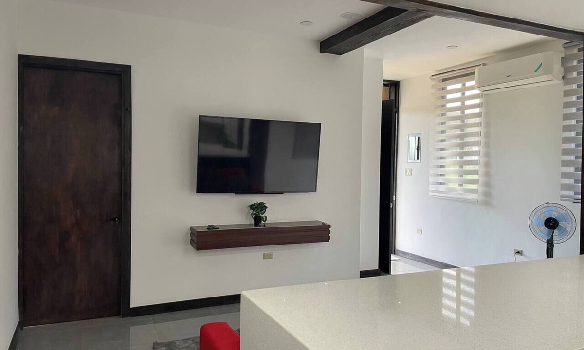 Eastwood Park Apartment | 3 Bedroom Retreat: Pool, Sports, & Cozy Luxury