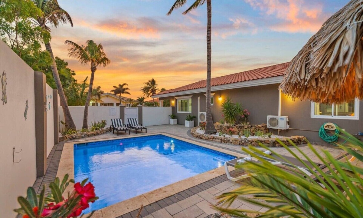 Washington House | 3BR Aruba Pool Villa | 4 Min to Palm & Eagle Beach