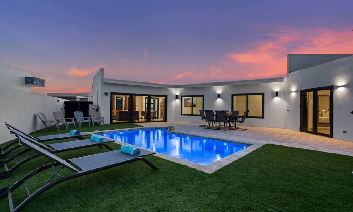 Noord House | 3BR Villa in Aruba · Private Pool · Prime Location