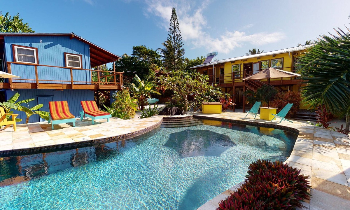 San Pedro House | 4 Bd-Bath Beach House & Casita - Sleeps 8+ NEW LOW SUMMER RATES & SCUBA PKGS!
