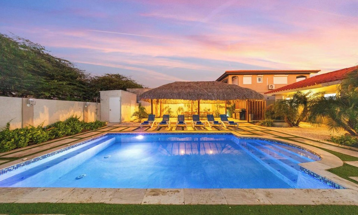 Palm Beach House | 7BR Oasis in Paradise on One Happy Island