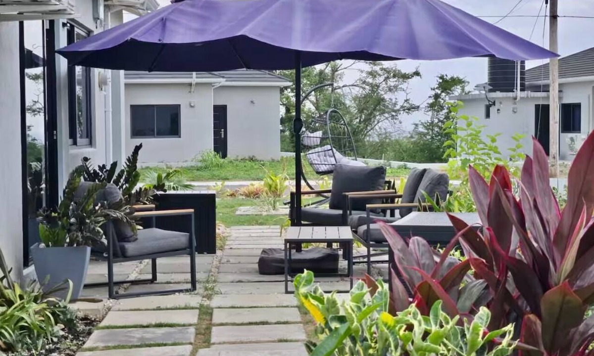 Runaway Bay House | A boutique styled luxury retreat where modern comfort meets a relaxing escape