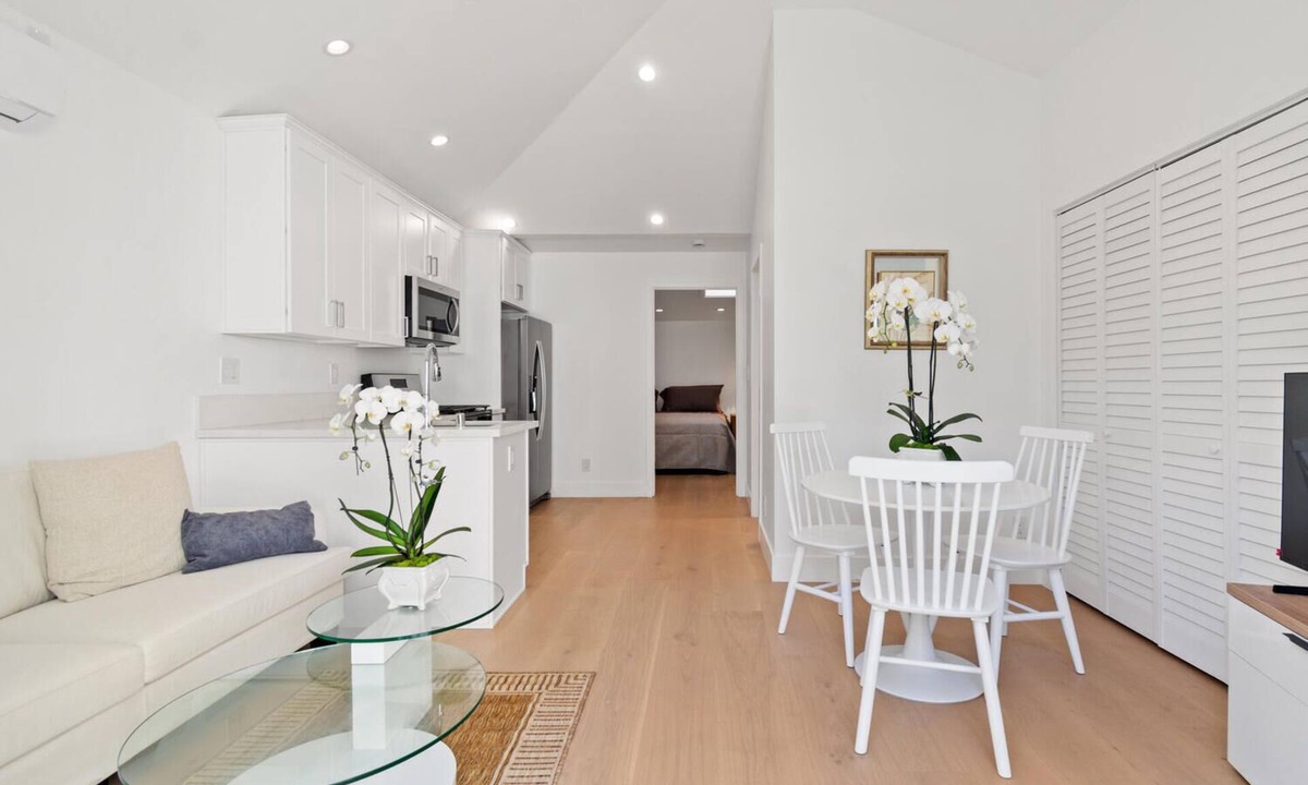 Carlson Park Cottage | A gem in the Heart of Culver City