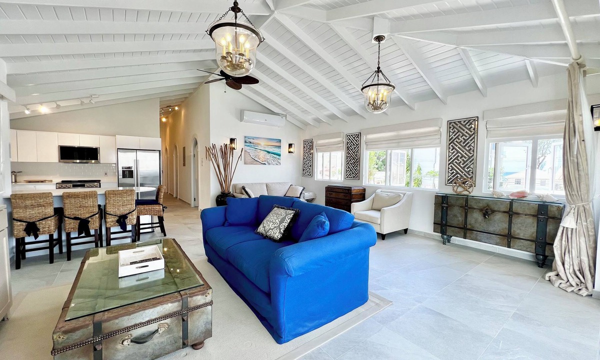 Old Trees Bay Apartment | A True Slice of Paradise in Paynes Bay, Newly renovated upper level apartment.