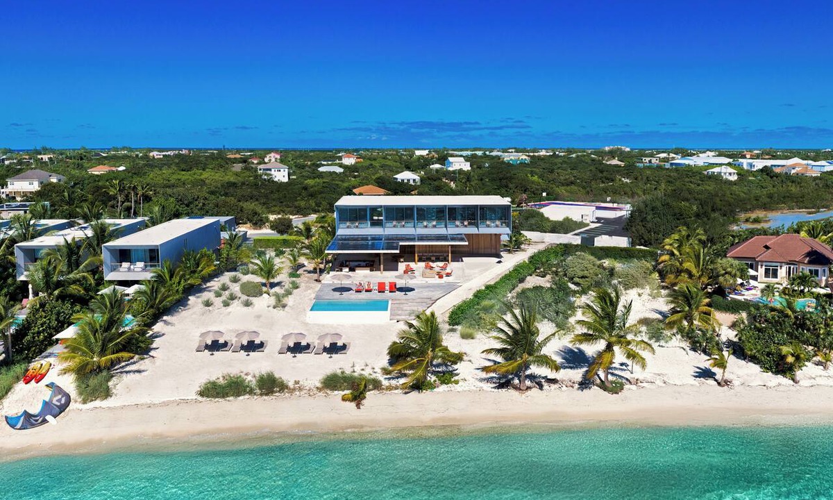 Leeward Settlement Bed & Breakfast | Ambra Beach Club and Restaurant