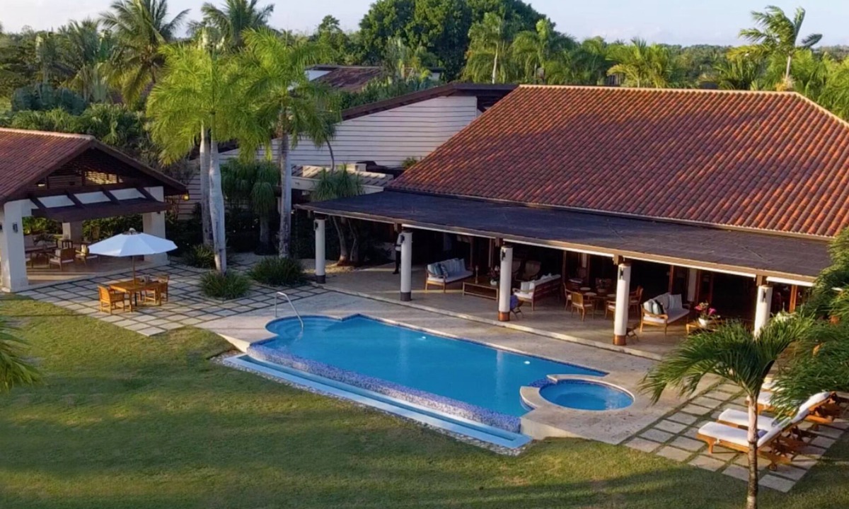 Las Palmas House | Anaima – Designer 5-Bedroom Villa in Casa de Campo with Pool & 2 Golf Carts.
