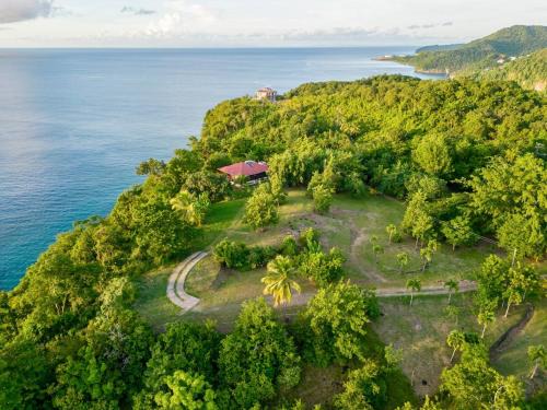 Anse La Raye Ski Chalet | Annes Retreat