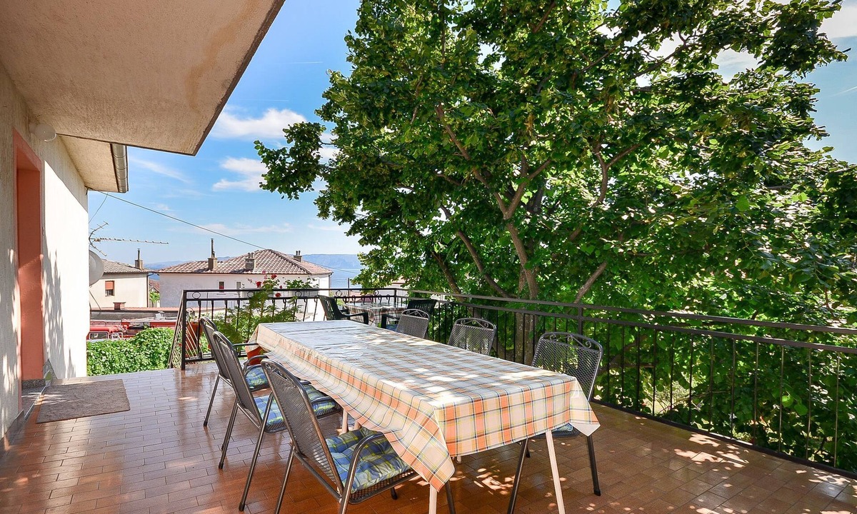 Novi Vinodolski Apartment | Apartments Zorka (61721-A2) - Novi Vinodolski (Crikvenica)