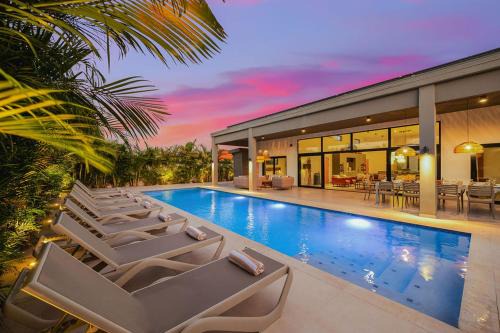 Bakval Villa | AVILA next to Ritz Carlton