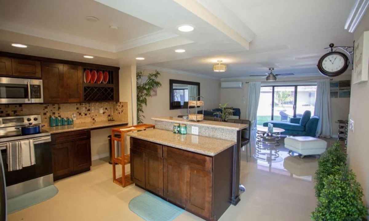 Freeport Condo | Bahamas Bliss: A Luxurious Condo Retreat