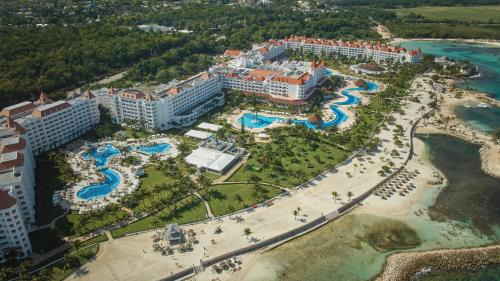 Runaway Bay Resort | Bahia Principe Escape Runaway Bay - Hyatt Inclusive Collection - Adults Only - All Inclusive