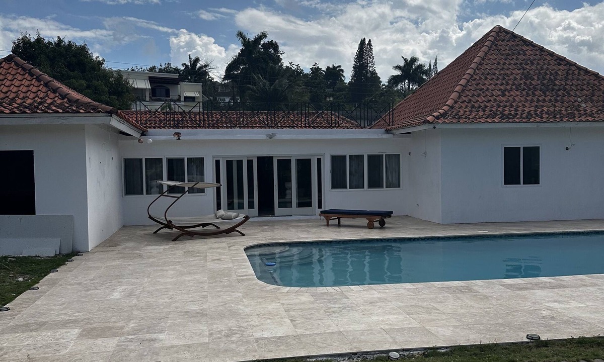 IronShore Estates House | Bay Bliss Retreat home in Ironshore, Montego Bay, less than 10 mins to airport.