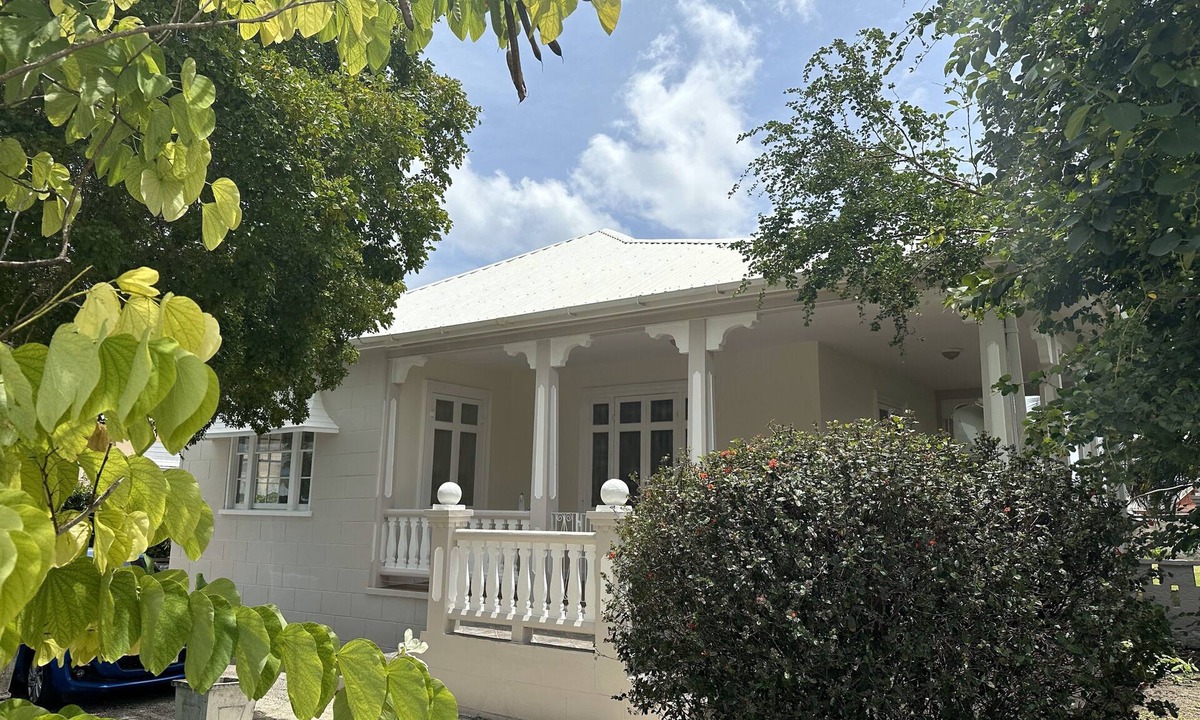 Bridgetown House | Beach House Near Carlisle Bay, Walk to Beach, Historic Charm, Sleeps 4-6