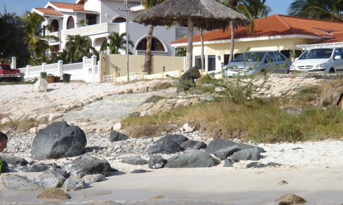 Arashi Villa | BEACH WHITE VILLA Best snorkel on island!
