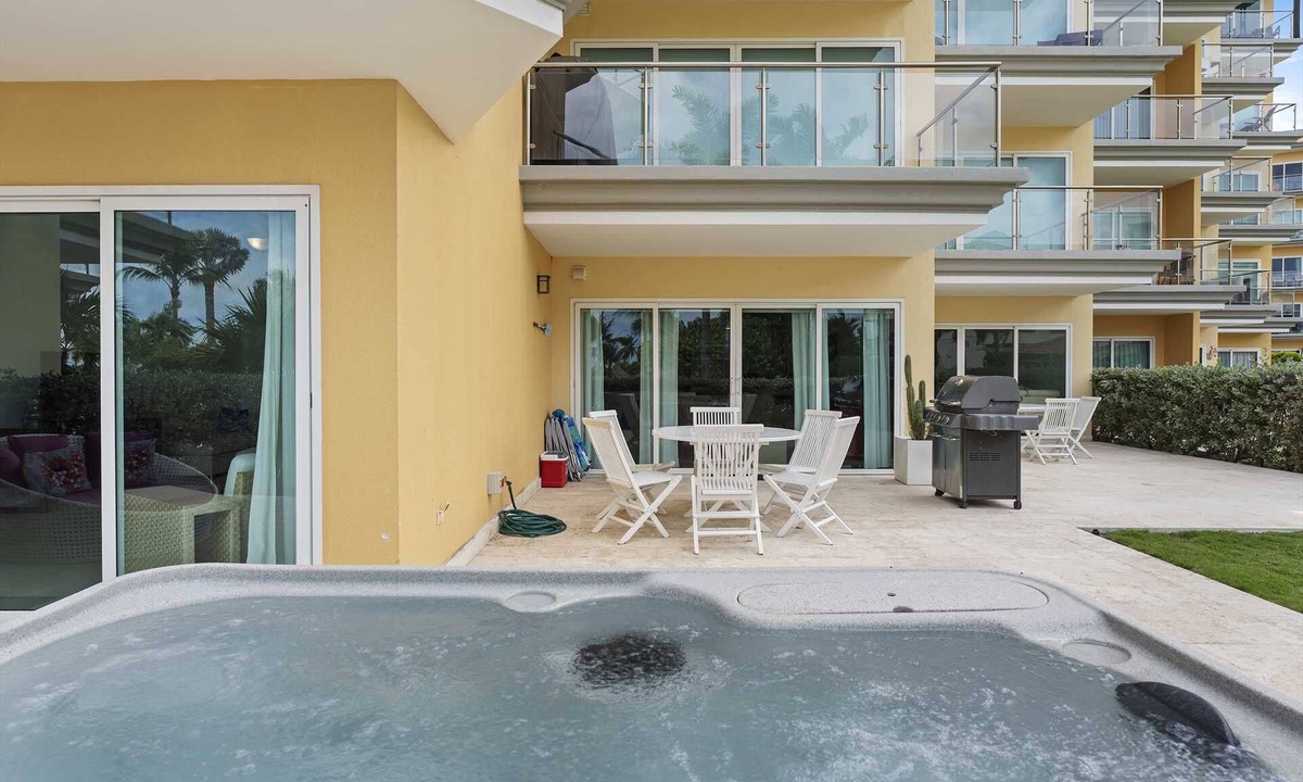 Oranjestad-West Condo | Beachfront - Beach Garden 2BR condo - E124