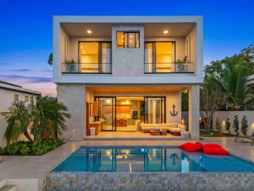 Punta Rucia House | Beachfront Modern Villa with Pool AZURE