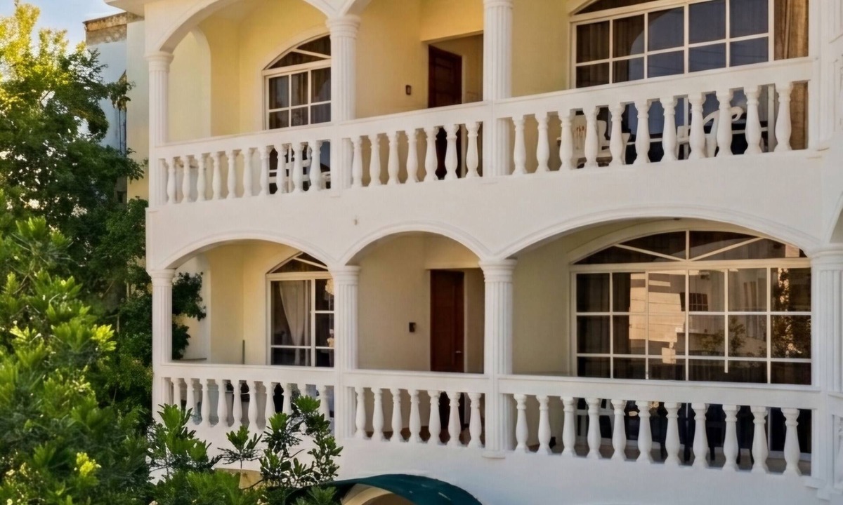 Costambar Apartment | Beachside Getaway – Private 1-Bedroom Apartment with Pool