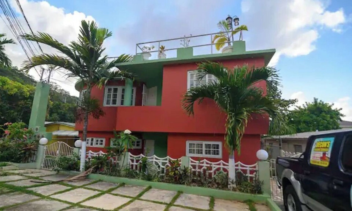 Salt Gut House | Beautiful and quite community 2 bedrooms and 1 bathroom