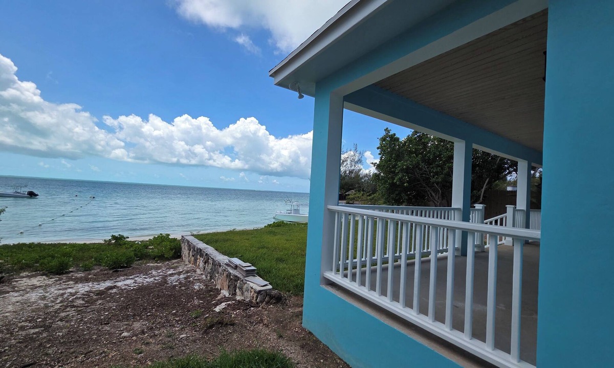 Spanish Wells House | Beautiful brand-new beachfront 2-bedroom house on Russell Island, Bahamas