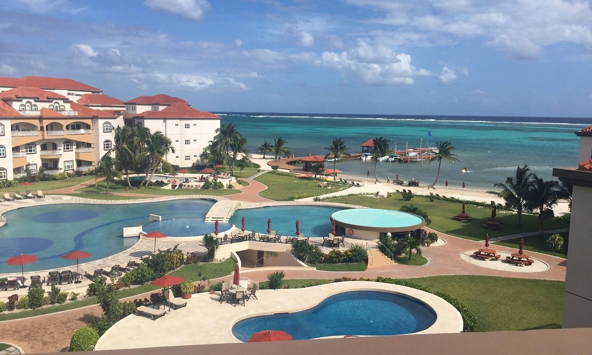 San Pedro Condo | BEAUTIFUL CONDO! SLEEPS UP TO 8 - OCEAN AND POOL VIEWS! GREAT LOCATION!