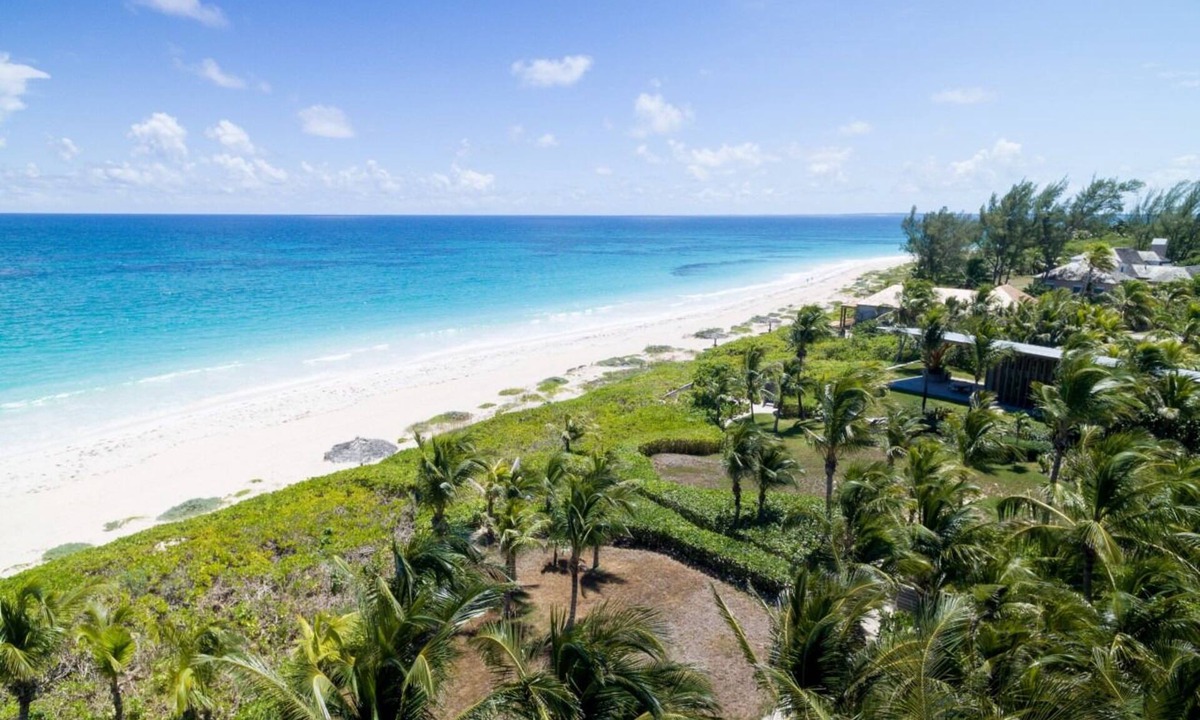 Dunmore Town House | Beautiful Cottages in The Narrows on Harbour Island's Pink Sand beach