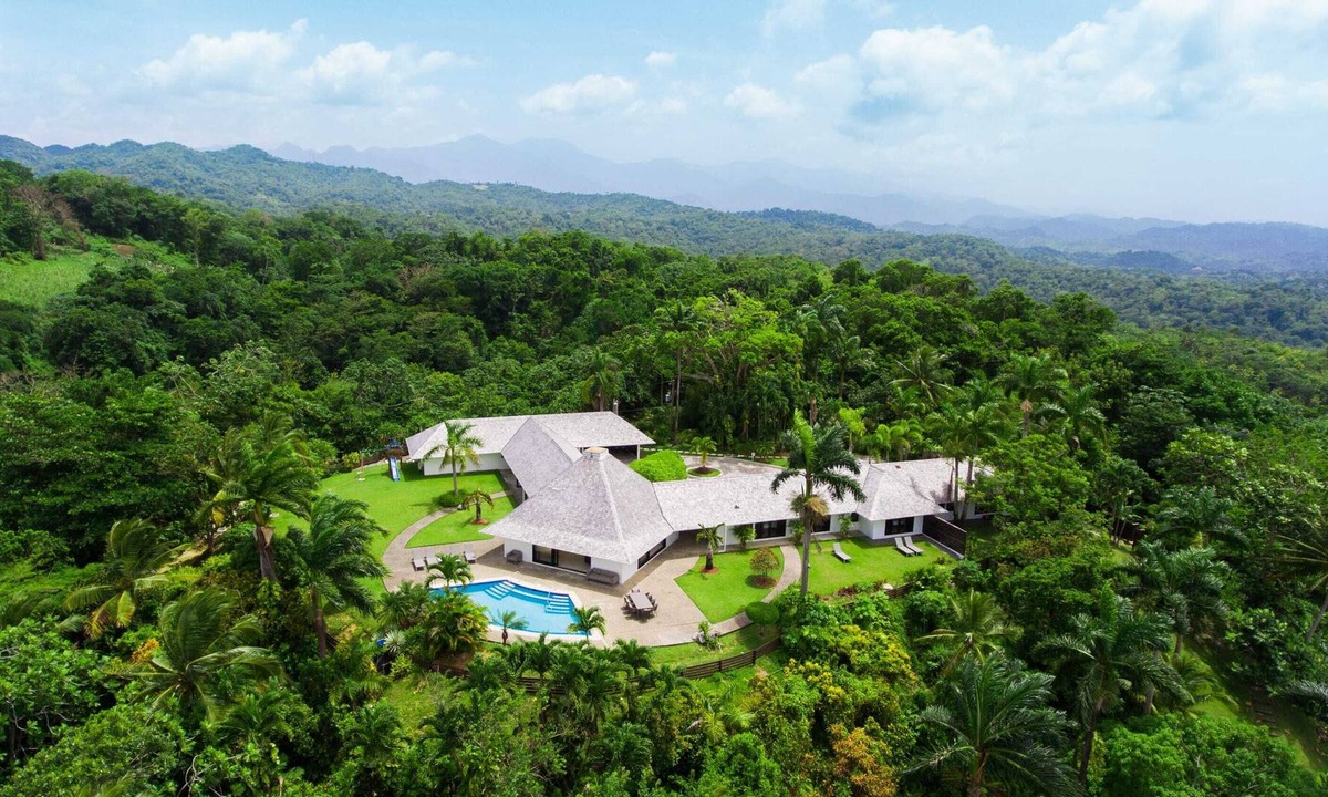 Port Antonio Villa | Beautiful Four Bedroom Contemporary Villa