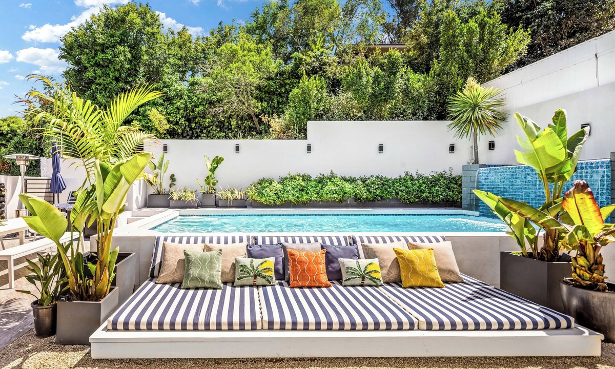 Hollywood Hills Villa | Beautiful Hollywood Hills Pool Villa - Hollywood Sign Views & Iconic Location