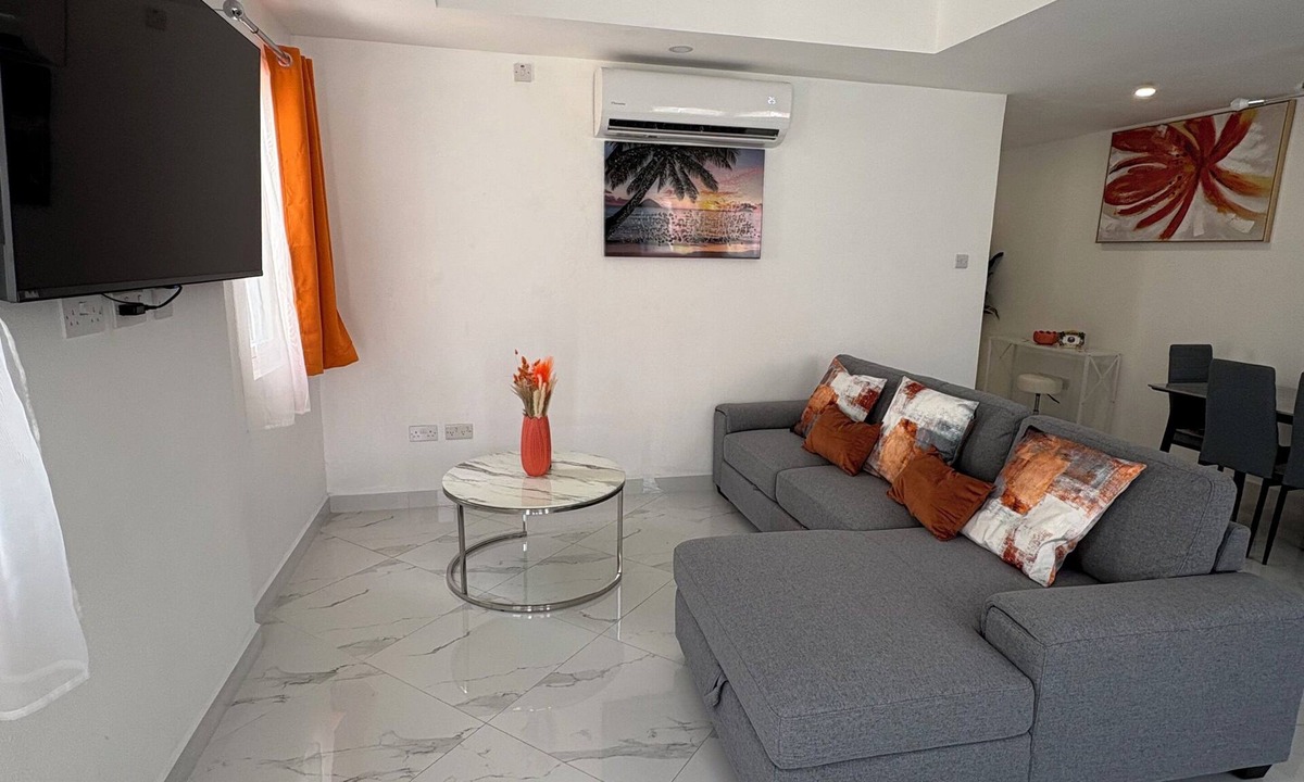 Bois d'Orange Apartment | Beautiful Modern Coral Apartment near the beach, w/rooftop terrace for relaxing.