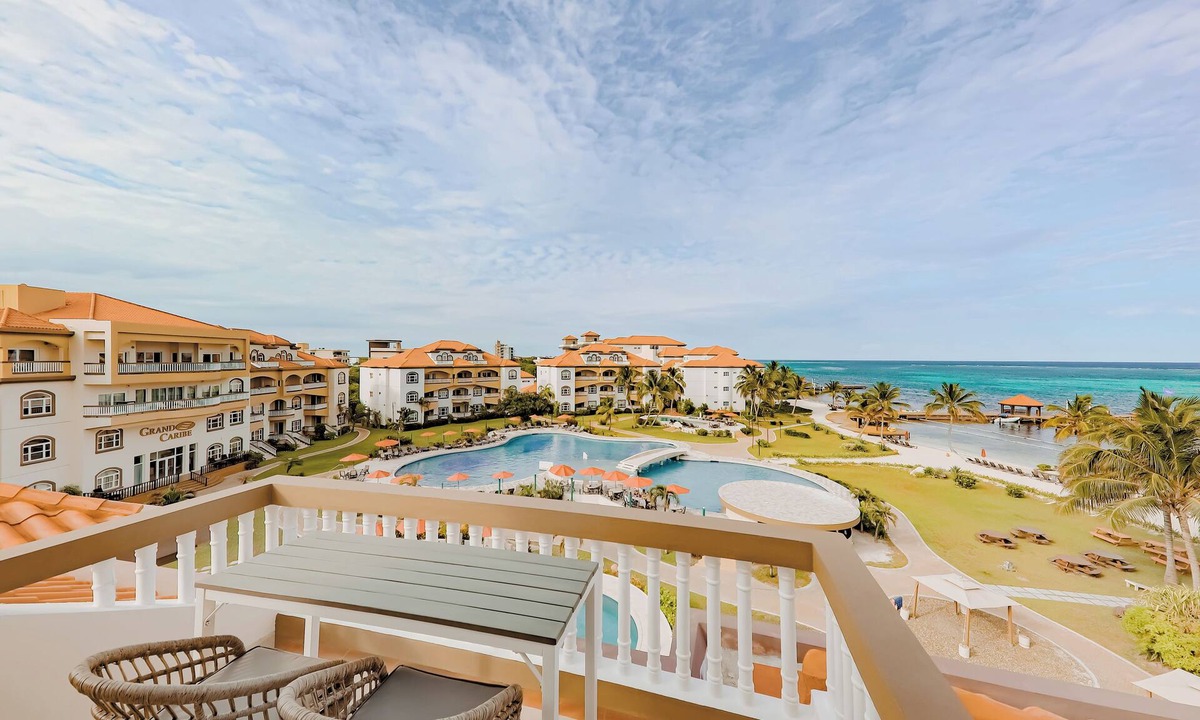 San Pedro Condo | BEAUTIFUL UPDATED CONDO W/OCEAN AND POOL VIEWS - CLOSEST OCEANVIEW TO OCEAN!