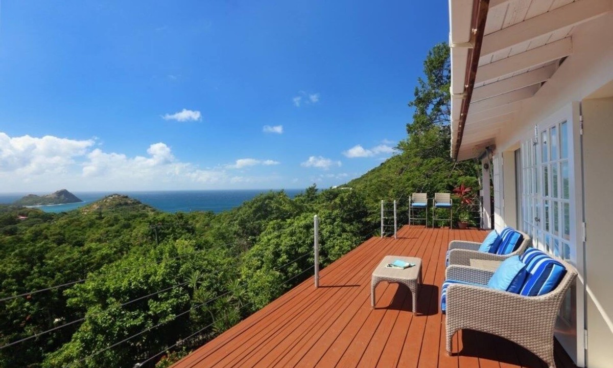 Cap Estate House | Bella Vista 3 Bedroom Home by RedAwning