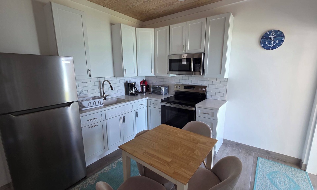 Spanish Wells House | Brand-new 1-bedroom duplex on a beautiful private beach on Russell Island