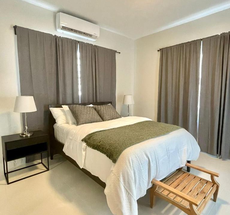 Parque Apartment | Breathtaking 3-Br Beachside Apt