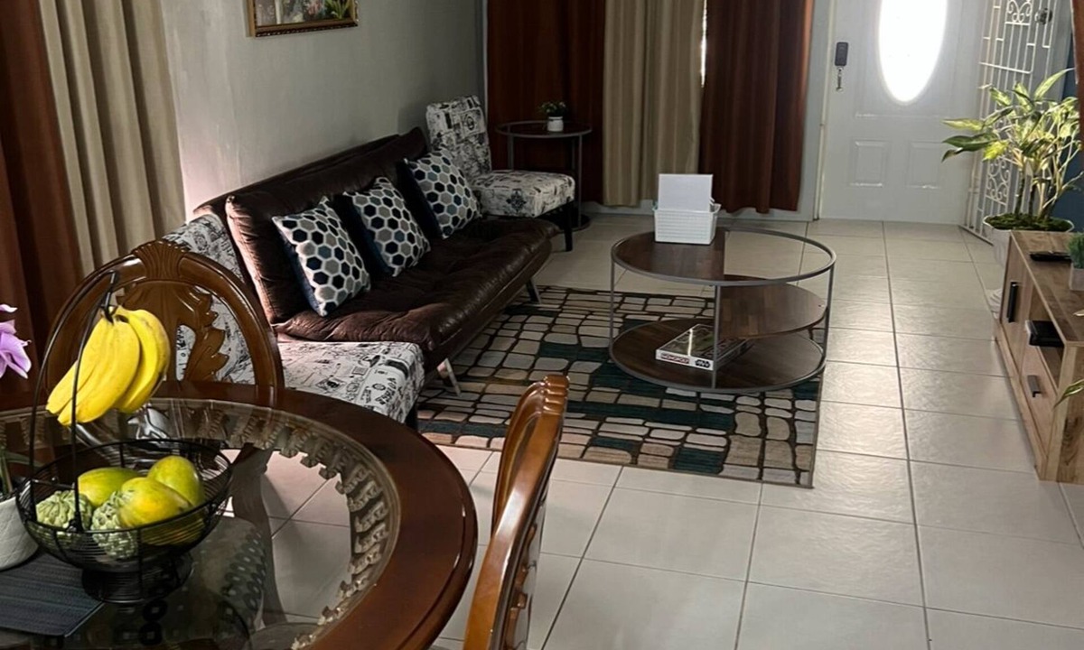 Portmore House | BridgeView Townhouse 20 mins from Hellshire Beach