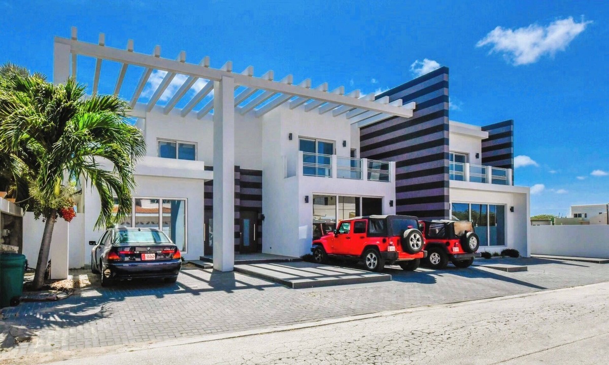 Bubali Condo | Bubali Modern Suites 2-bedroom condo in Noord.