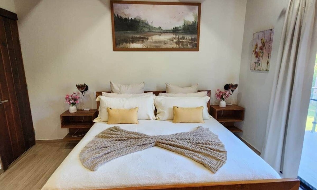 La Vega Province House | Canary Suite - Brisal Mountain Retreat
