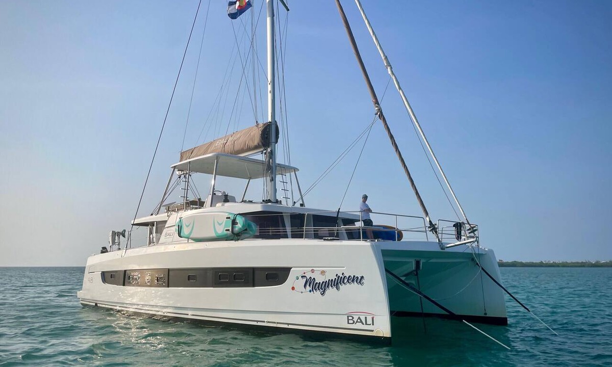 Belize City Boat Rental | Caribbean Bliss: Sun-soaked Sailing Adventure from Belize to Cayo Ámbar Gris, San Pedro