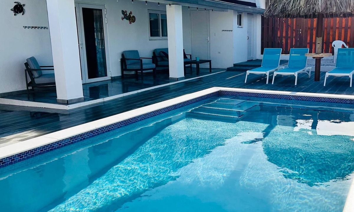 Oranjestad House | Caribbean Breeze villa
