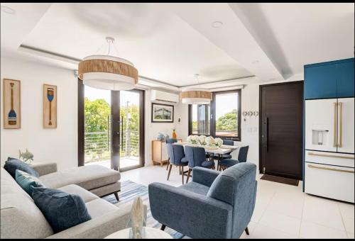 Las Croabas House | Casa Blue Laguna II |"Tropical Escape with Ocean Views I Steps to Bio Bay & Seven Seas I Guest Discounts on Boat Tours"