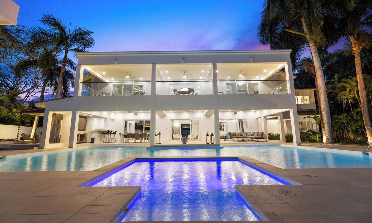 Los Lagos Villa | CASA OCHO/Cacique 8