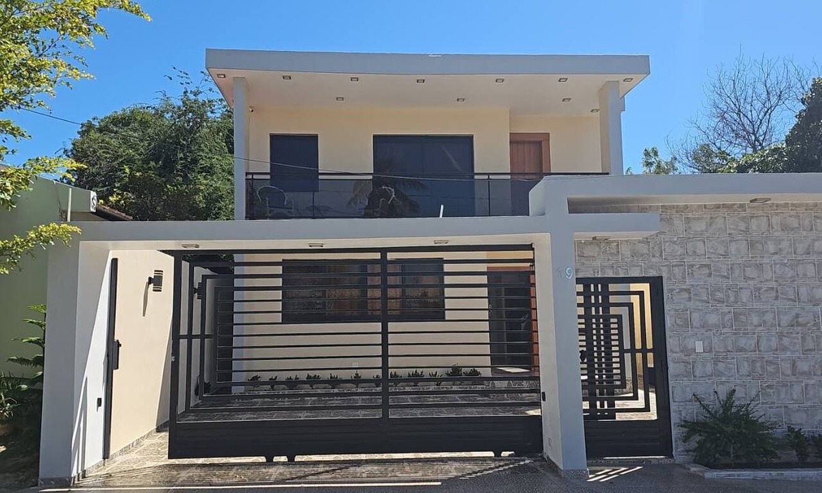 Esperanza House | Center of esperanza 3 bedroom plus pool, a/c and hot water fits 12 people comfy.