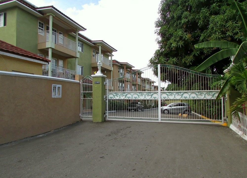 Molynes Gardens Hotel | Centrally Located Guest Apartments