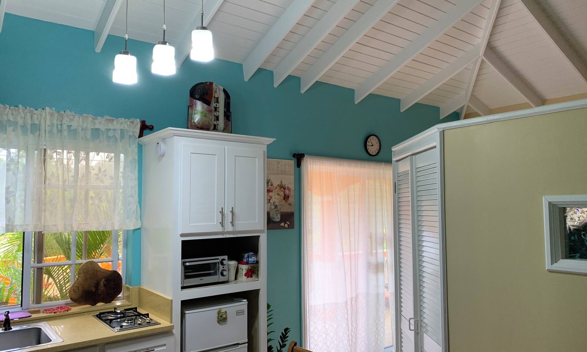 Marisule Bed & Breakfast | Charming 1-bedroom bed & breakfast in welcoming Monchy with AC