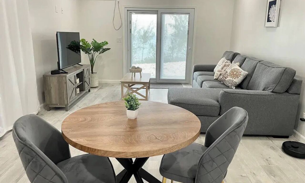 Rainbow Bay House | Charming 1-bedroom house in fabulous Rainbow Bay Eleuthera.