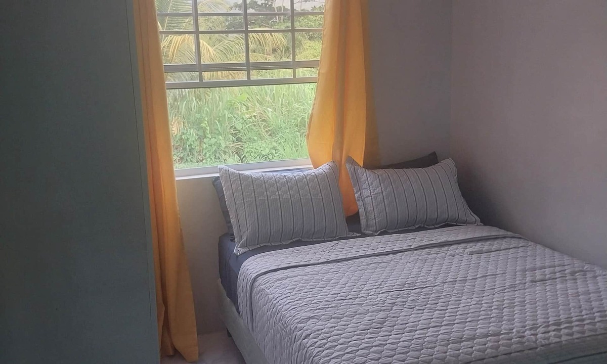 Castries Quarter Apartment | Charming 2-bedroom apartment in Ti Chimen, Babonneau with WiFi, AC, Hot Water.