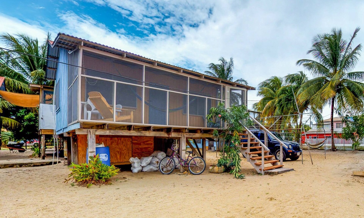 Placencia Cabin | Charming Cabana with a Large Screened-In Porch, Hammock & WiFi - Near the Beach