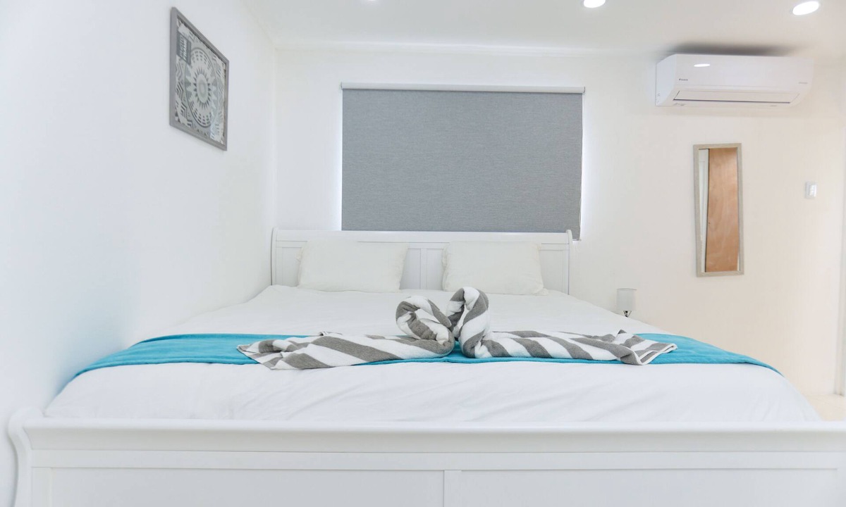 Lago Heights Apartment | Charming Retreat at Lelia