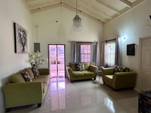 Mammee Bay House | Chatéau Noir Drax Hall Country Club Gated Complex